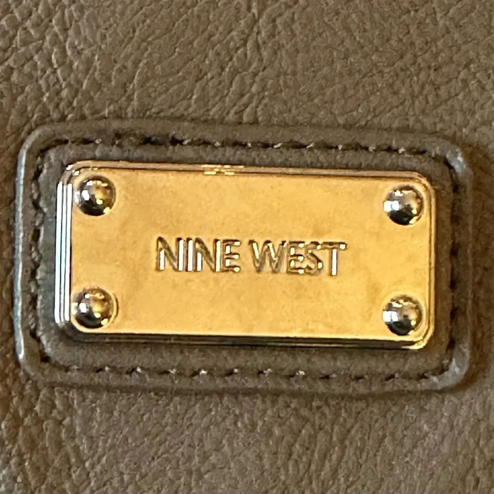 Nine West Convertible Crossbody/Clutch Wristlet NWT